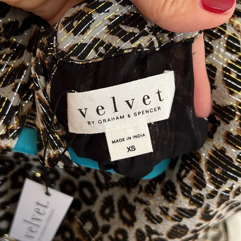 NWT Velvet by Graham & Spencer Leopard/Metallic Top, Size XS - Picture 6 of 8